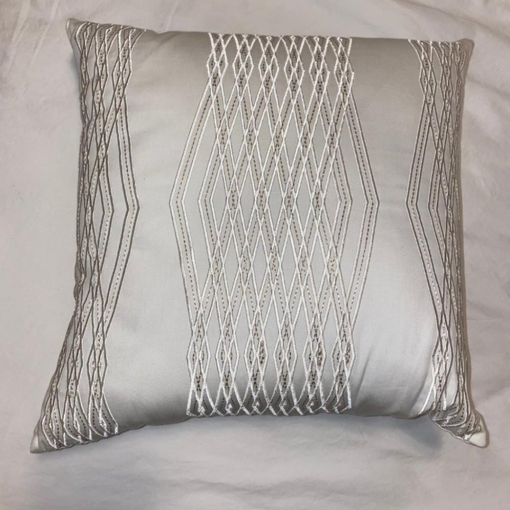 Simply Vera Wang Throw Decorative Pillow Ruffle